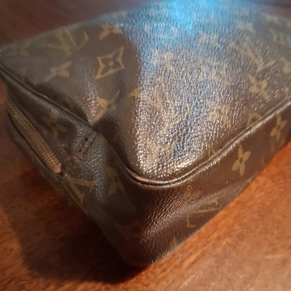 Louis Vuitton Brown Monogram Clutch - Picture 8 of 15